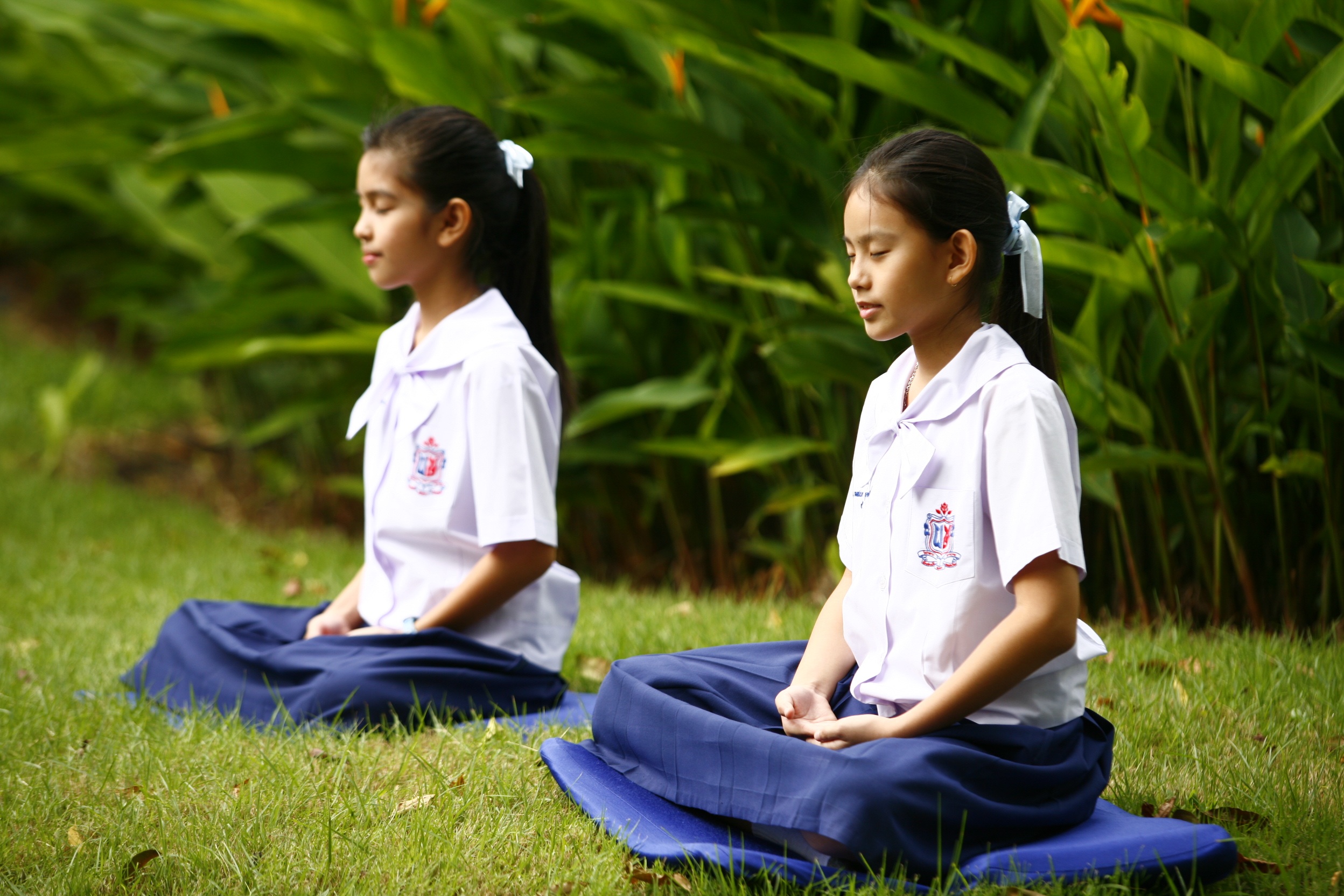 girls in meditation